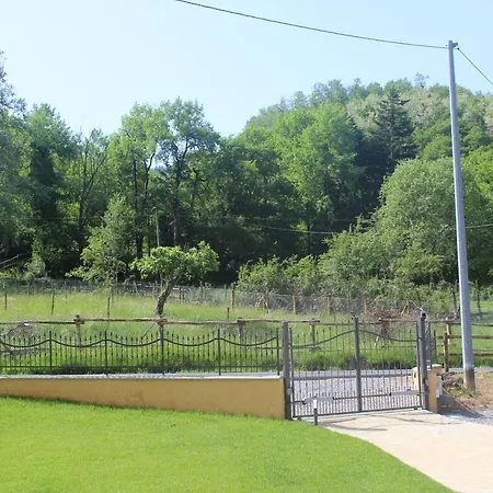 Podere Lambure- Societa Agricola Farm stay Popiglio